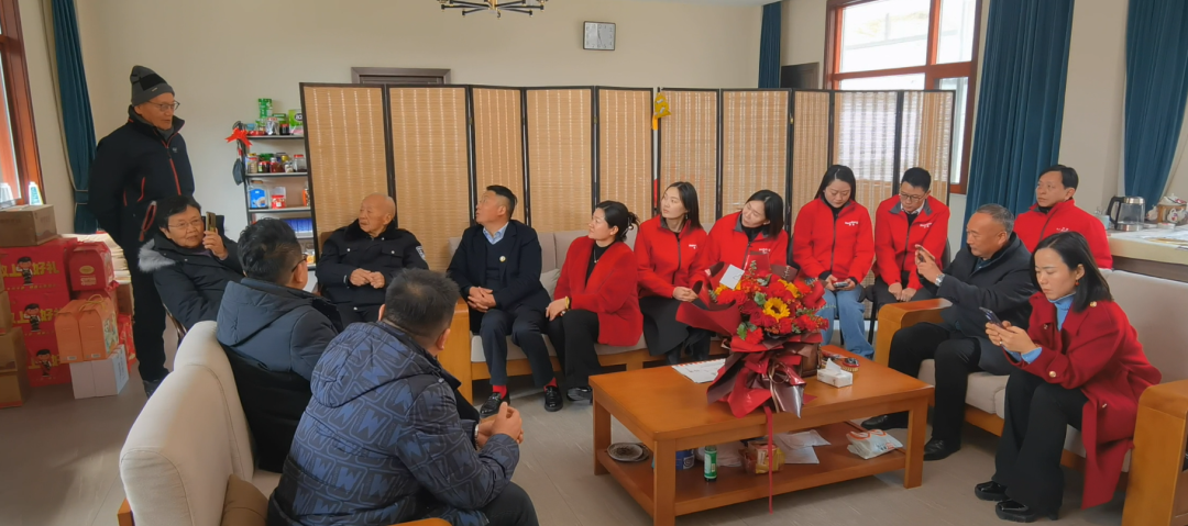 昊東公司一行看望胡正先老紅軍，聆聽(tīng)那段可歌可泣的英雄歷史